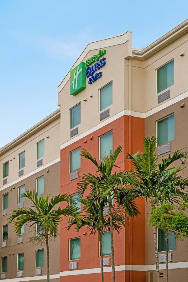 Holiday Inn Express & Suites Pembroke Pines-Sheridan St, An Ihg Hotel Zewnętrze zdjęcie